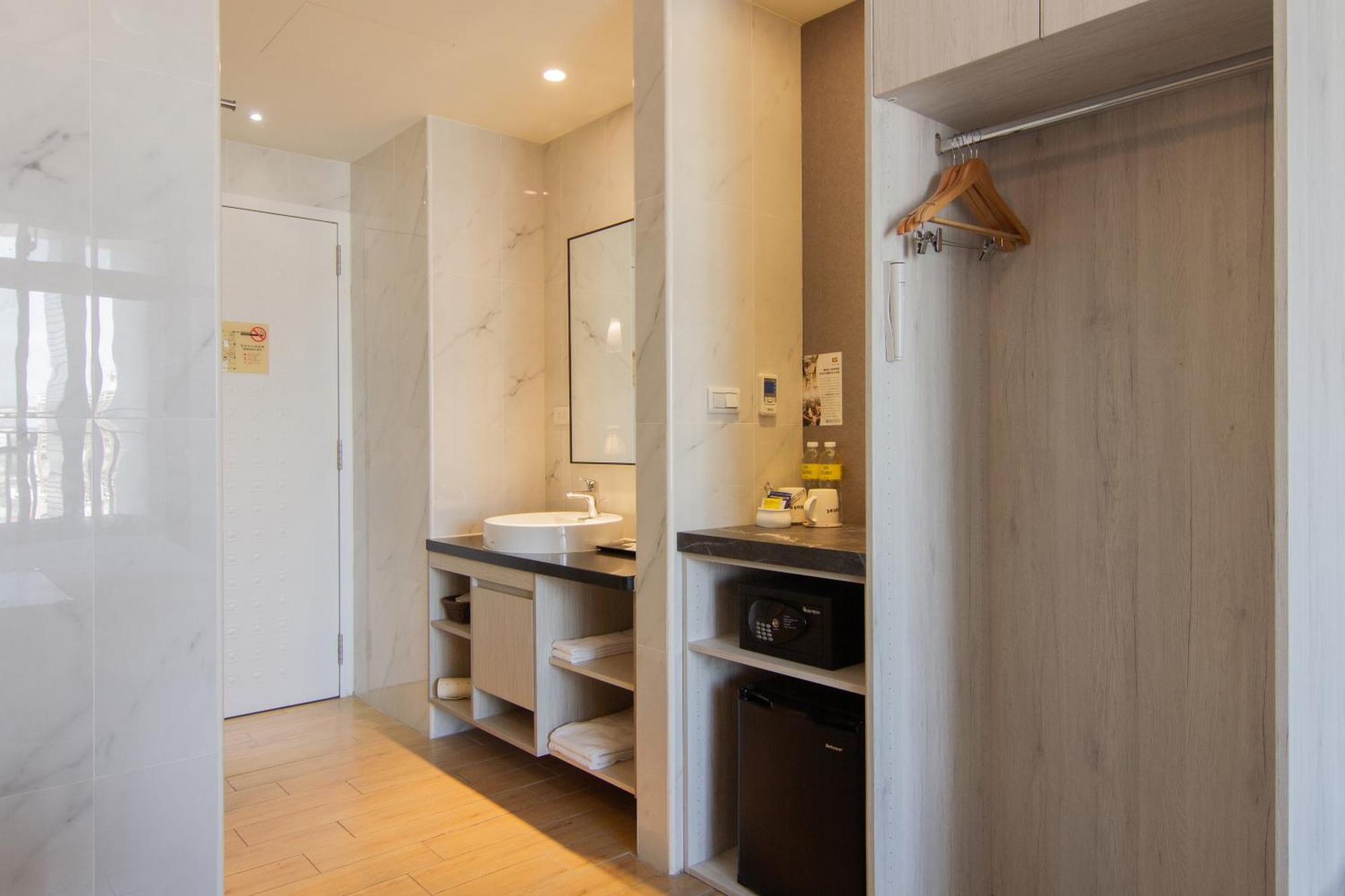 Check Inn New Taipei Luzhou Exterior foto